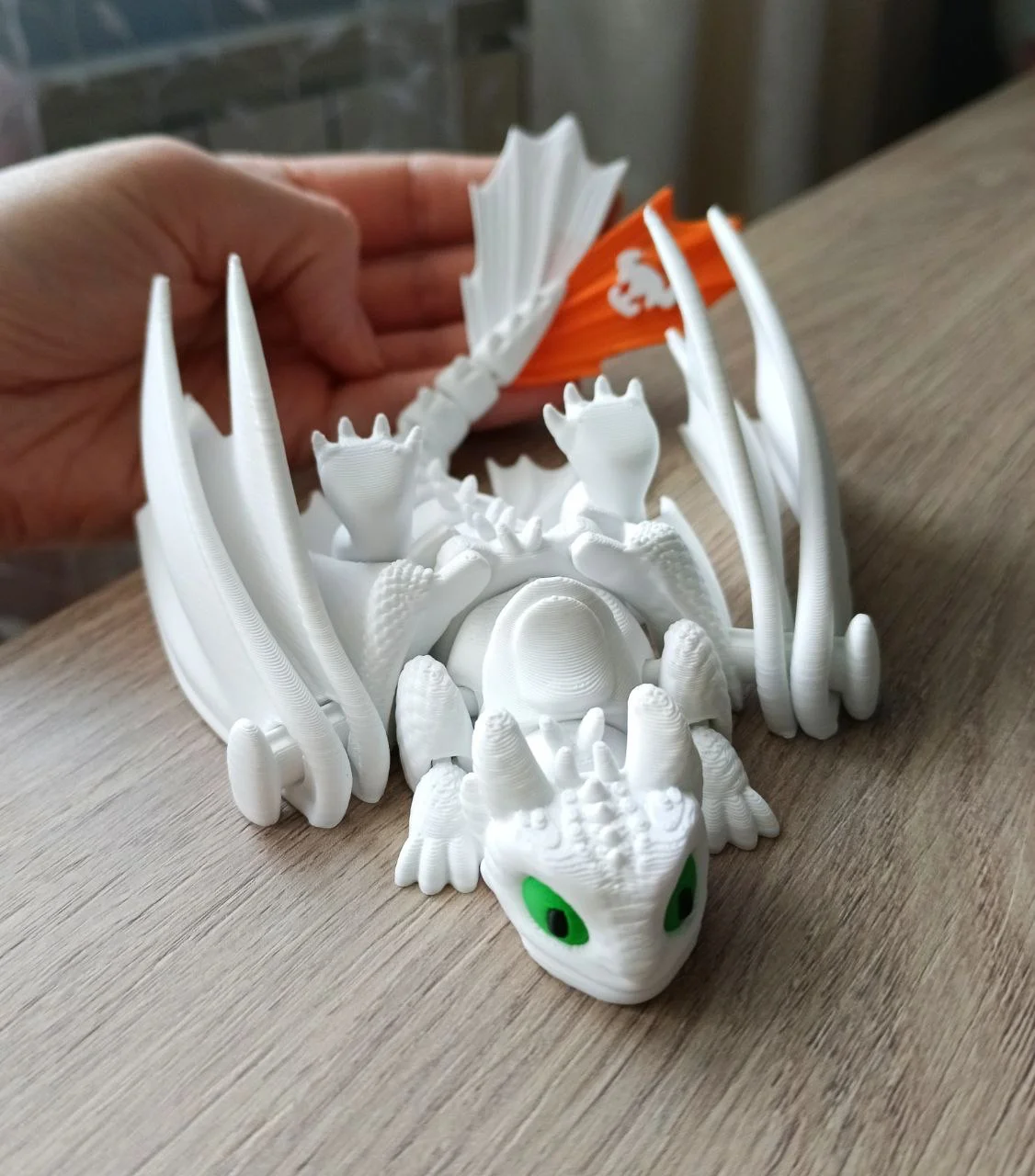 Дракон Беззубик (белый)